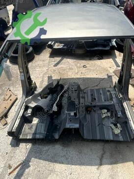 Volkswagen Passat Tavan çıkma parça