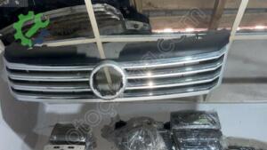 Volkswagen Passat b7 ön panjur orijinal