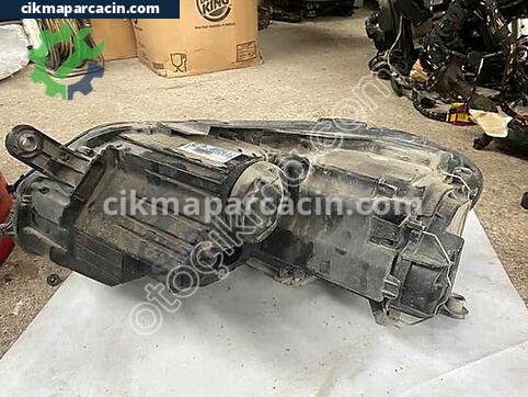 Volkswagen Passat Sağ Ön Far çıkma parça
