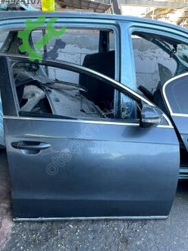 Volkswagen Passat Sağ Ön Kapı çıkma parça