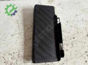 VOLKSWAGEN PASSAT B8 DEBRİYAJ YAN AYAK BASMA YERİ