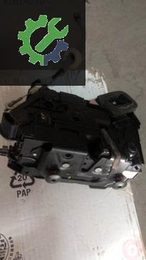Volkswagen Passat Kapı Kilidi 5E0839016A çıkma parça