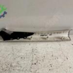 VOLKSWAGEN PASSAT B8 SAĞ ÖN CAM DİREK İÇ BAKALİTİ