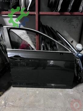 Volkswagen Passat Sağ Ön Kapı çıkma parça