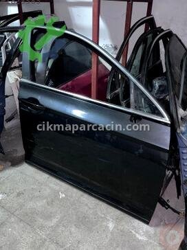 Volkswagen Passat Sağ Ön Kapı çıkma parça