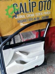 Volkswagen Passat B8 Sağ Ön Kapı Camı Hatasız Orjinal Çıkma