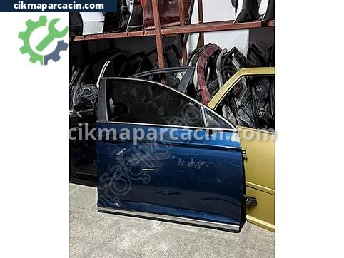 Volkswagen Passat Sağ Ön Kapı çıkma parça