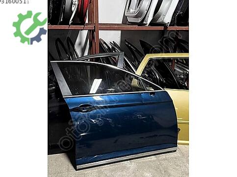 Volkswagen Passat Sağ Ön Kapı çıkma parça