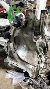 Volkswagen Passat Sağ Şasi Çıkma