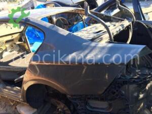 Volkswagen Passat B8 sol arka çamurluk hatasız orjinal çıkma