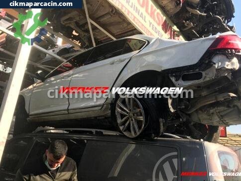 Volkswagen Passat Sol Ön Kapı çıkma parça