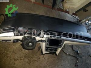 Volkswagen Passat B8 Torpido saati hatasız orjinal çıkma