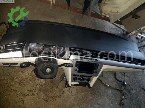 Volkswagen Passat Torpido çıkma parça