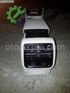 Volkswagen Passat B8 Üfleme ızgara arka hatasız orjinal çıkm