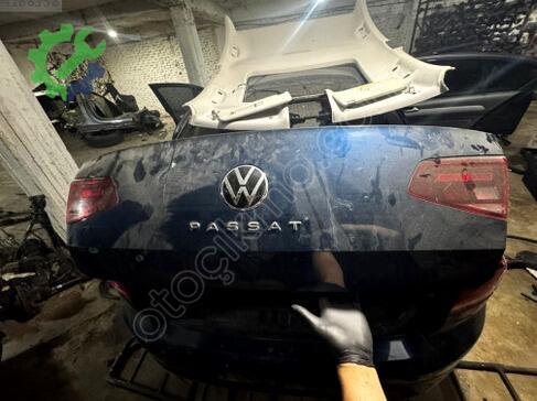 Volkswagen Passat Bagaj çıkma parça