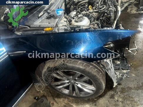 Volkswagen Passat Sağ Ön Çamurluk çıkma parça