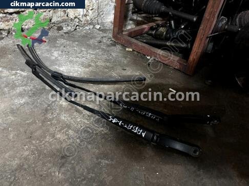 Volkswagen Passat Silecek Kolu çıkma parça