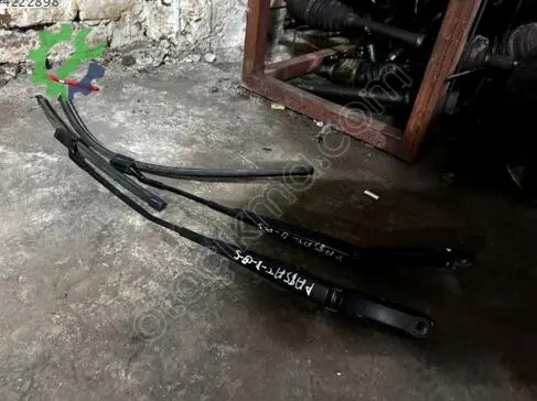 Volkswagen Passat Silecek Kolu çıkma parça