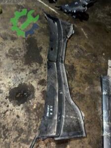 Çıkma Orijinal Ön Cam Izgarası Volkswagen Passat