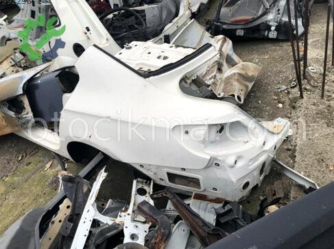 Volkswagen Passat Arka Çamurluk çıkma parça