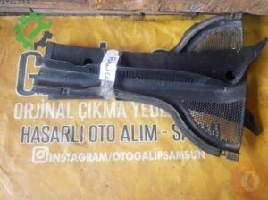 Volkswagen Passat CC Ön Cam Izgarası Hatasız Orjinal Çıkma