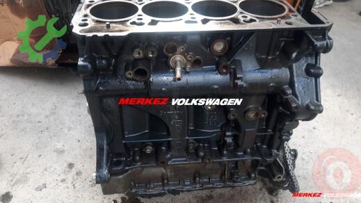 Volkswagen Passat Yarım Motor çıkma parça