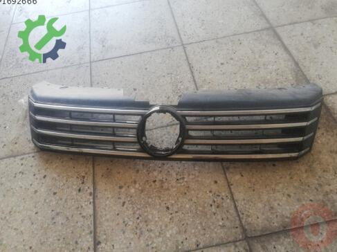 Volkswagen Passat Ön Panjur çıkma parça