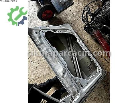 Volkswagen Passat Sağ Ön Kapı çıkma parça