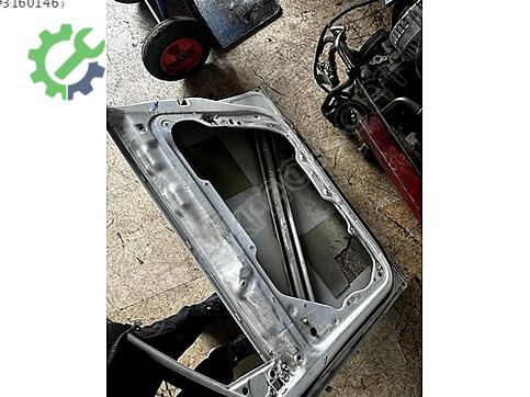 Volkswagen Passat Sağ Ön Kapı çıkma parça