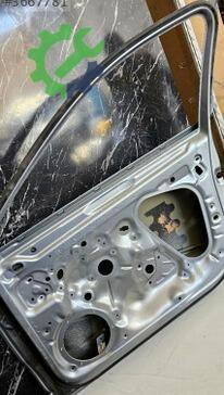 Volkswagen Passat Sağ Ön Kapı 3G0831056 çıkma parça