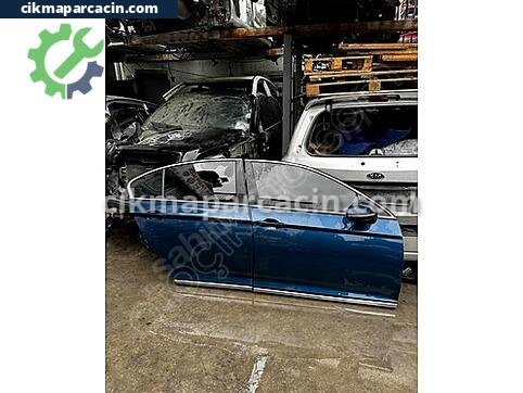 Volkswagen Passat Sağ Ön Kapı çıkma parça