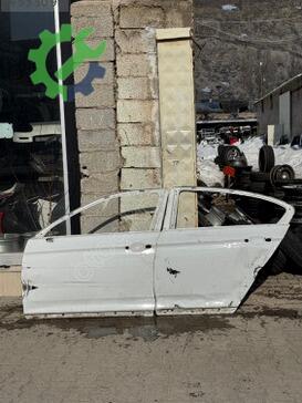 Volkswagen Passat Sol Arka Kapı çıkma parça