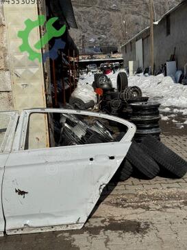 Volkswagen Passat Sol Arka Kapı çıkma parça