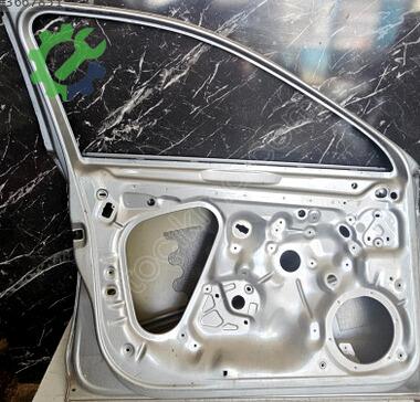 Volkswagen Passat Sol Ön Kapı 3G0831055 çıkma parça