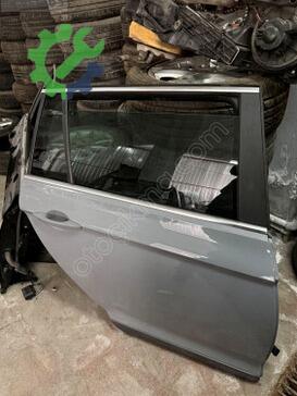Volkswagen Passat Sağ Arka Kapı çıkma parça