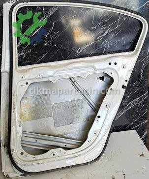 Volkswagen Passat Sağ Arka Kapı çıkma parça