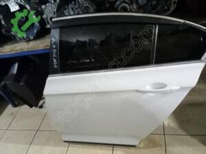 Orijinal Volkswagen Passat Sol Arka Kapı Çıkma
