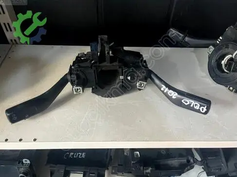 Volkswagen Polo Silecek Kolu çıkma parça