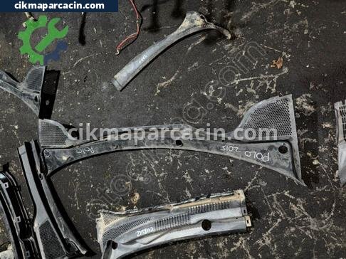 Volkswagen Polo Ön Cam Izgarası çıkma parça