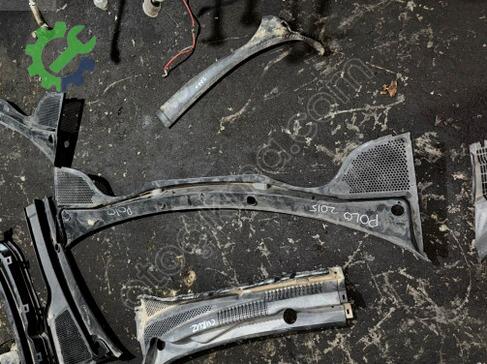 Volkswagen Polo Ön Cam Izgarası çıkma parça