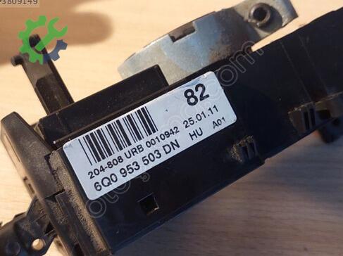 Volkswagen Polo Silecek Kolu çıkma parça