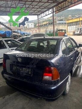 Volkswagen Polo Bagaj Camı çıkma parça