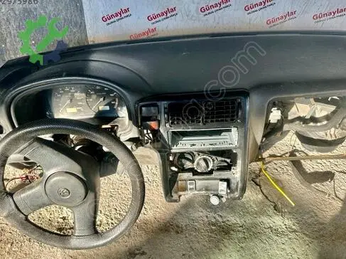 Volkswagen Polo Göğüs çıkma parça
