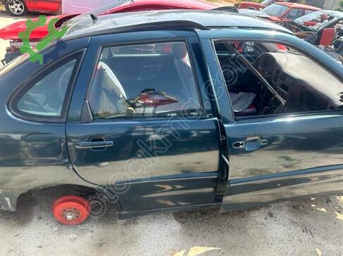 Volkswagen Polo Tavan çıkma parça