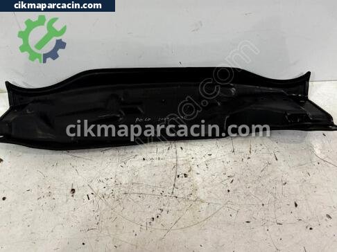 Volkswagen Polo Ön Cam Izgarası çıkma parça