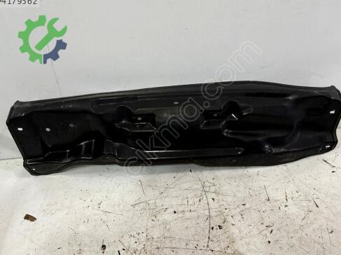 Volkswagen Polo Ön Cam Izgarası çıkma parça