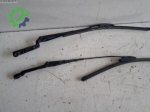 VOLKSWAGEN POLO ÖN SİLECEK KOLLARI TAKIM