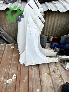 Volkswagen Polo Sağ Ön Çamurluk çıkma parça