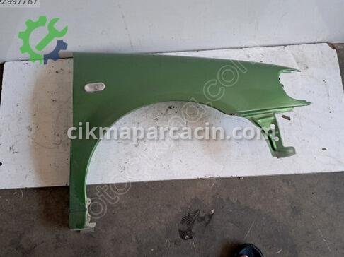 Volkswagen Polo Sağ Ön Çamurluk çıkma parça
