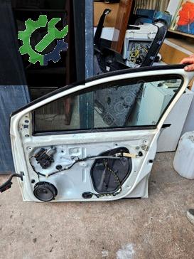 Volkswagen Polo Sağ Ön Kapı çıkma parça